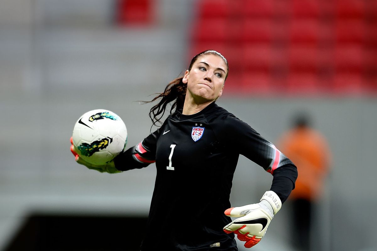 Goalkeeper Hope Solo of the USA in action during a match between USA and China as part of International Women's Football Tournament of Brasilia at Mane Garrincha Stadium on December 10, 2014 in Brasilia, Brazil. (Buda Mendes/Getty Images)